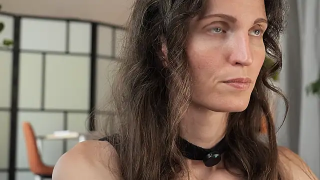 yulladao online show from October 25, 2025, 4:13 pm