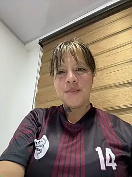 Snapshot of Bruja_lu chatting on March 11, 2025, 4:21 am Bruja lu online show from March 11, 2025, 4:21 am