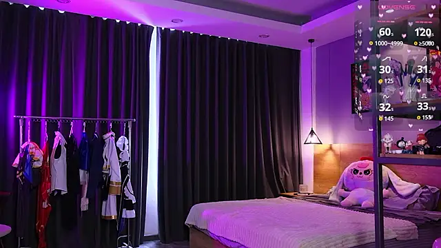 Snapshot of HolliWould_ chatting on February 19, 2026, 5:14 am HolliWould online show from February 19, 2026, 5:14 am