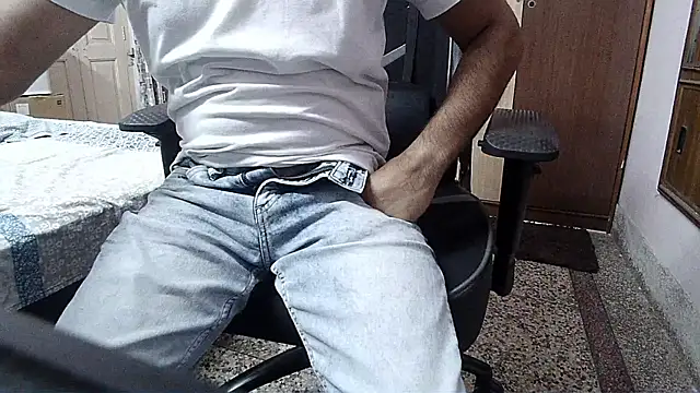 insanefreak69 online show from February 8, 2025, 1:22 pm