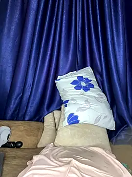 sweetestval online show from November 27, 2025, 8:49 am