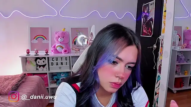 CuteDani  online show from January 18, 2025, 3:05 pm