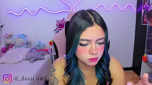 CuteDani  online show from October 11, 2025, 9:52 am