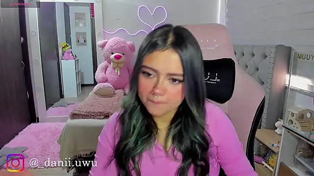 CuteDani  online show from July 15, 2026, 5:18 pm