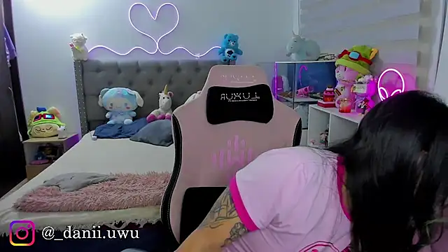 CuteDani  online show from August 4, 2026, 4:48 am