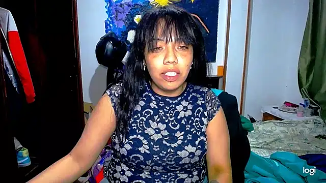 AmaraRoberts420 online show from May 19, 2026, 1:00 am