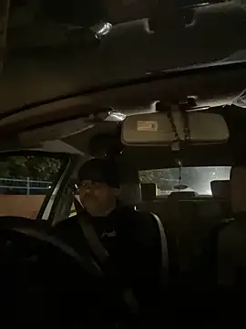 Dick 6inches online show from October 29, 2025, 12:40 pm