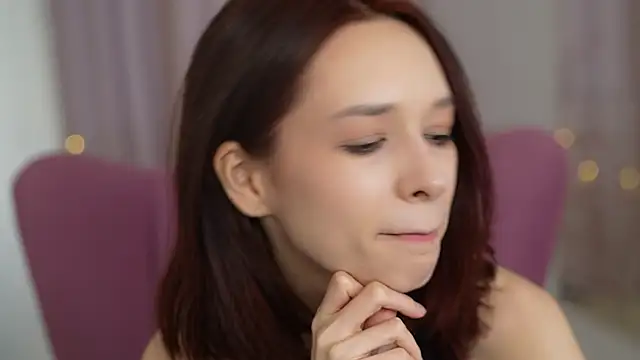 Snapshot of VivianLy_ chatting on March 13, 2025, 11:19 am VivianLy online show from March 13, 2025, 11:19 am