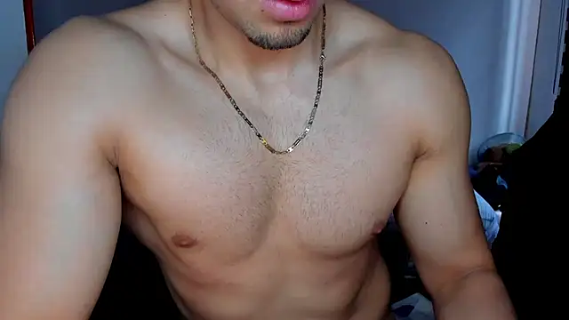 Snapshot of Tommy_Bred chatting on July 5, 2026, 4:14 pm Tommy Bred online show from July 5, 2026, 4:14 pm