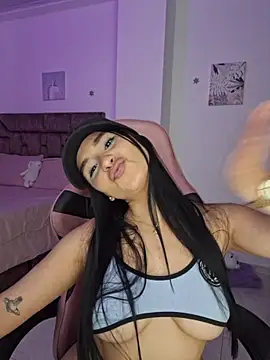 Snapshot of heyshaa chatting on November 5, 2025, 9:04 pm heyshaa online show from November 5, 2025, 9:04 pm