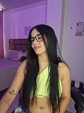 Snapshot of heyshaa chatting on November 8, 2025, 8:51 pm heyshaa online show from November 8, 2025, 8:51 pm