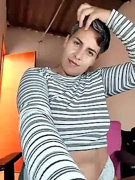 Snapshot of Yessi_rousse chatting on April 18, 2026, 3:27 pm Yessi rousse online show from April 18, 2026, 3:27 pm