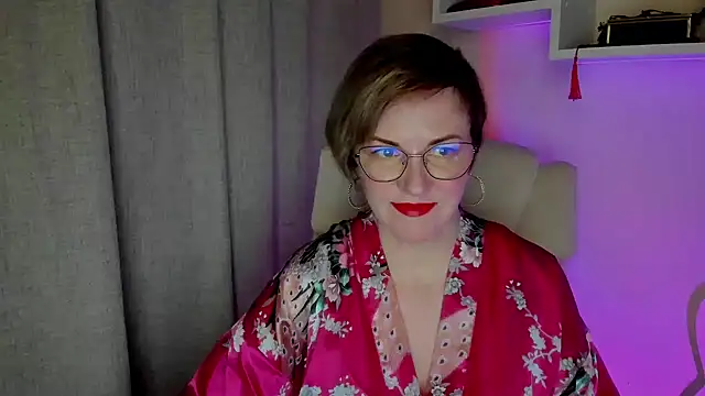 Snapshot of feliziaDesire chatting on June 13, 2026, 6:55 am feliziaDesire online show from June 13, 2026, 6:55 am