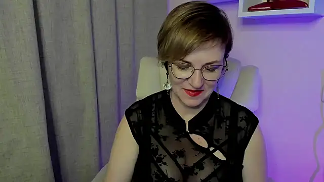 feliziaDesire online show from June 25, 2026, 1:04 pm
