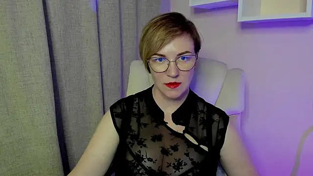 feliziaDesire online show from July 5, 2026, 3:41 pm