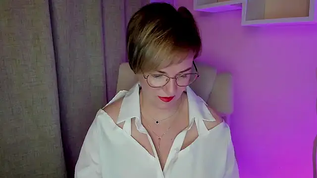 feliziaDesire online show from July 9, 2026, 5:44 am