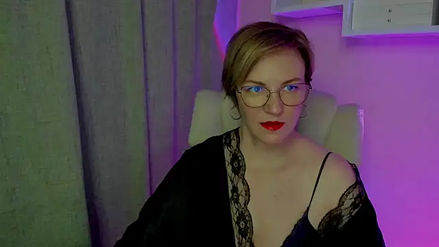 feliziaDesire online show from August 4, 2026, 3:43 am