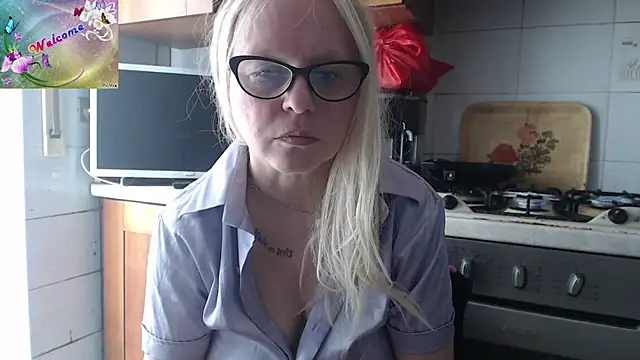 martachatte online show from November 2, 2025, 9:44 am