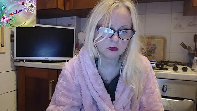 martachatte online show from December 4, 2025, 6:12 am