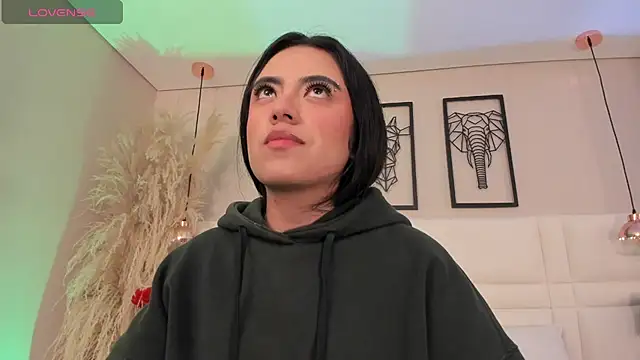 Rebeca jones online show from October 28, 2025, 11:36 am