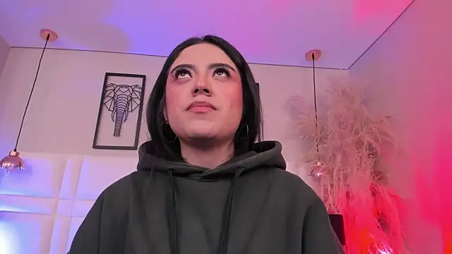 Rebeca jones online show from December 3, 2025, 12:14 pm