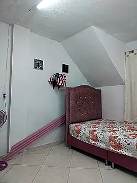 Snapshot of Rossestoner chatting on December 16, 2025, 3:28 pm Rossestoner online show from December 16, 2025, 3:28 pm