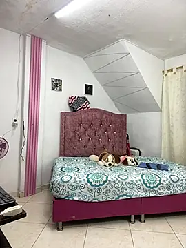 Rossestoner online show from February 8, 2026, 3:43 am