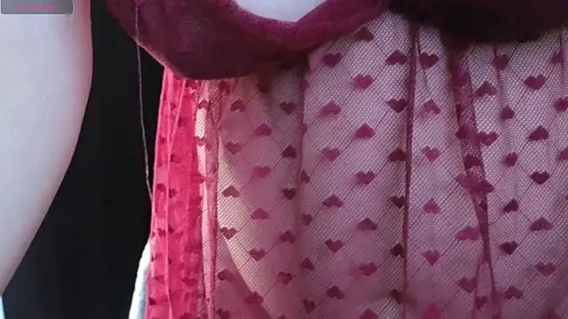 Snapshot of Mia_G0ld chatting on April 11, 2026, 12:20 pm Mia G0ld online show from April 11, 2026, 12:20 pm