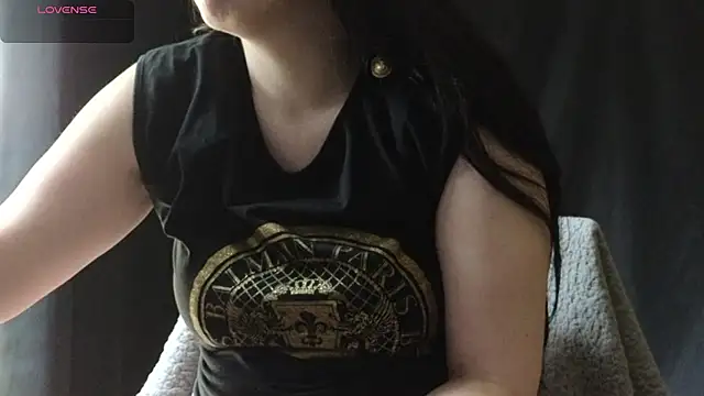 Snapshot of Mia_G0ld chatting on April 16, 2026, 12:39 pm Mia G0ld online show from April 16, 2026, 12:39 pm