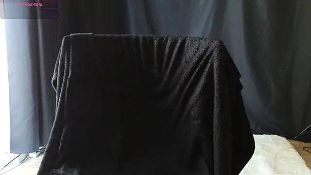 Snapshot of Mia_G0ld chatting on April 30, 2026, 12:00 pm Mia G0ld online show from April 30, 2026, 12:00 pm