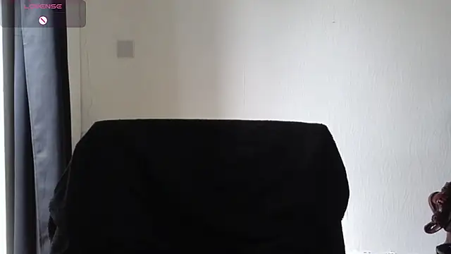 Snapshot of Mia_G0ld chatting on May 19, 2026, 2:34 pm Mia G0ld online show from May 19, 2026, 2:34 pm