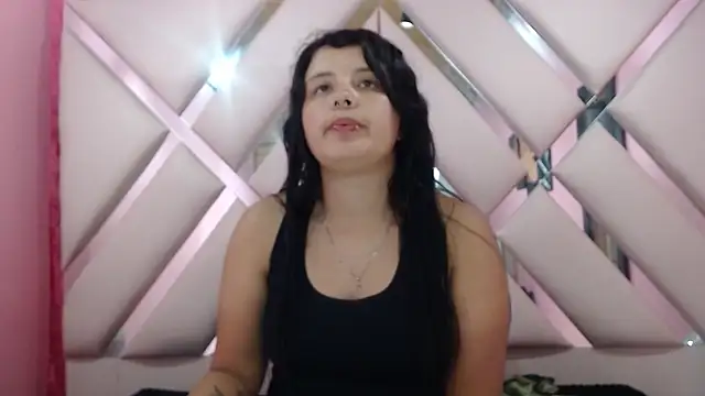 nathaly low1 online show from January 8, 2026, 12:18 pm