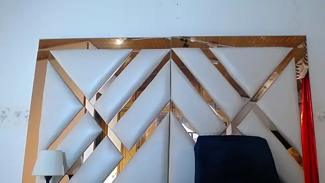 nathaly low1 online show from April 1, 2026, 12:50 pm