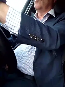 stiffandlubedxh online show from February 25, 2026, 8:07 pm