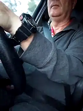 stiffandlubedxh online show from February 26, 2026, 8:19 pm