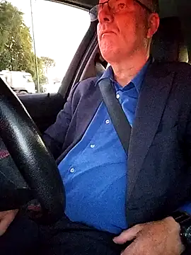 stiffandlubedxh online show from March 31, 2026, 8:20 pm