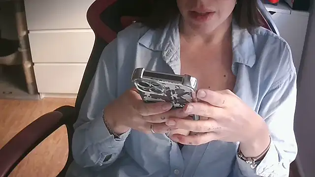 LunaGuerraxx online show from March 25, 2026, 8:42 am