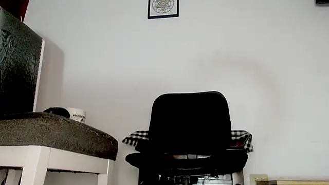 AngelBarbaro online show from May 18, 2026, 8:36 pm