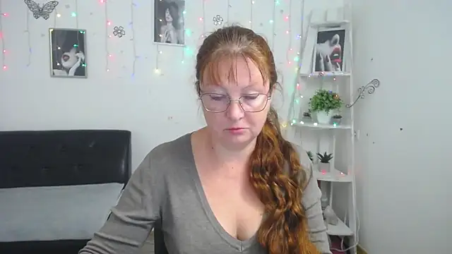 VanessaHotts online show from September 22, 2025, 4:58 am