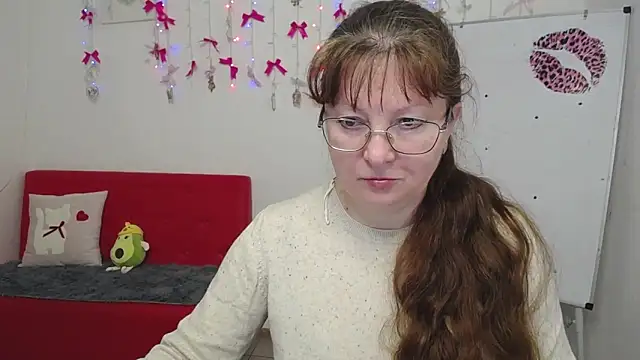 Snapshot of VanessaHotts chatting on April 22, 2026, 5:10 am VanessaHotts online show from April 22, 2026, 5:10 am
