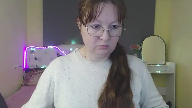 Snapshot of VanessaHotts chatting on April 25, 2026, 5:32 am VanessaHotts online show from April 25, 2026, 5:32 am