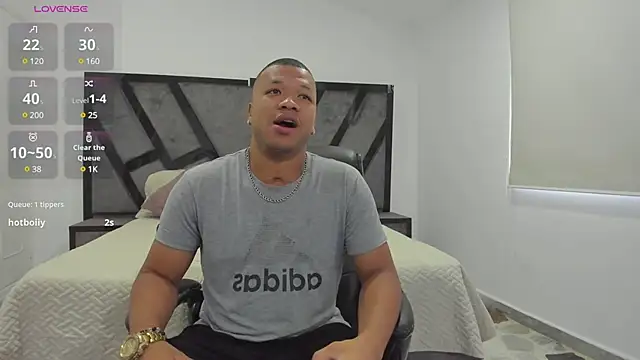 AnnieAndStefan online show from February 22, 2025, 11:46 am