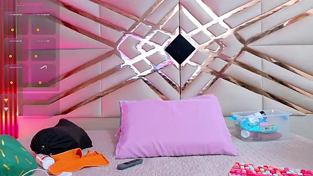 naughty ebonyy online show from October 10, 2025, 2:54 am