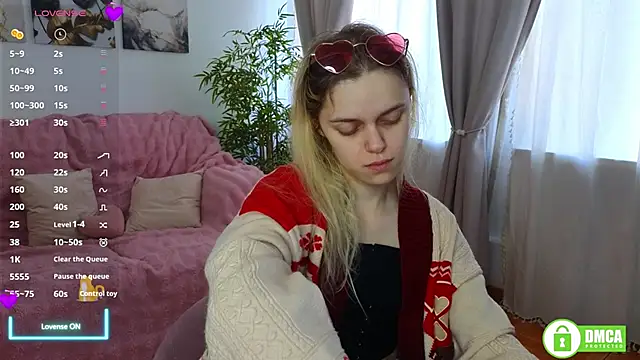 lady bellaa online show from October 19, 2025, 6:47 am