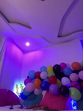 lonely shewolf online show from March 14, 2025, 7:12 pm