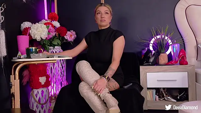 Snapshot of DeeaDiamondd chatting on September 15, 2025, 8:20 pm DeeaDiamondd online show from September 15, 2025, 8:20 pm