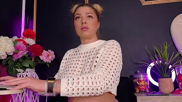 Snapshot of DeeaDiamondd chatting on October 12, 2025, 7:24 pm DeeaDiamondd online show from October 12, 2025, 7:24 pm