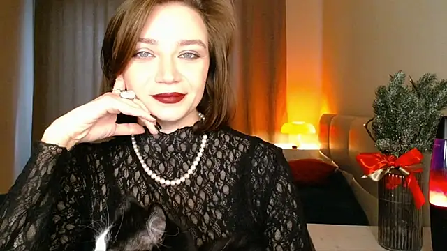 Snapshot of Shadow_Passion chatting on December 23, 2025, 7:06 am Shadow Passion online show from December 23, 2025, 7:06 am