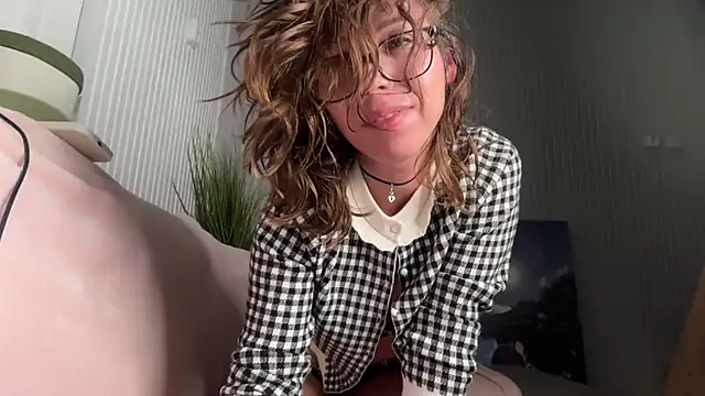 21sweetSunny online show from November 28, 2025, 8:11 pm