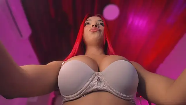 Emmily Savage online show from November 7, 2025, 11:43 am